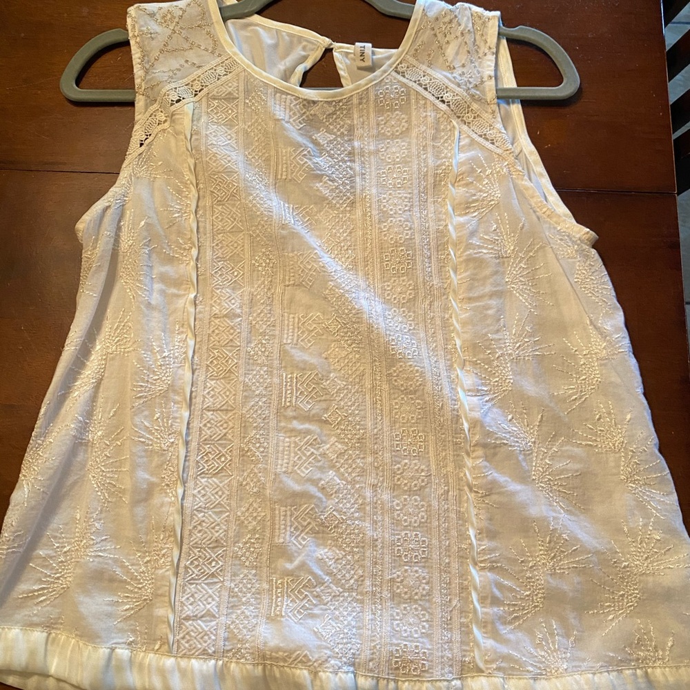 Anthropologie tiny Addison embroidered top